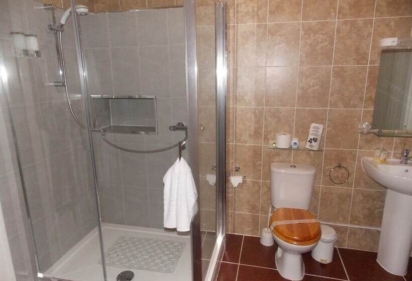 پانسیون Easton Court Guest House