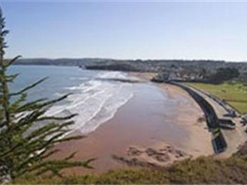 پانسیون Easton Court Guest House