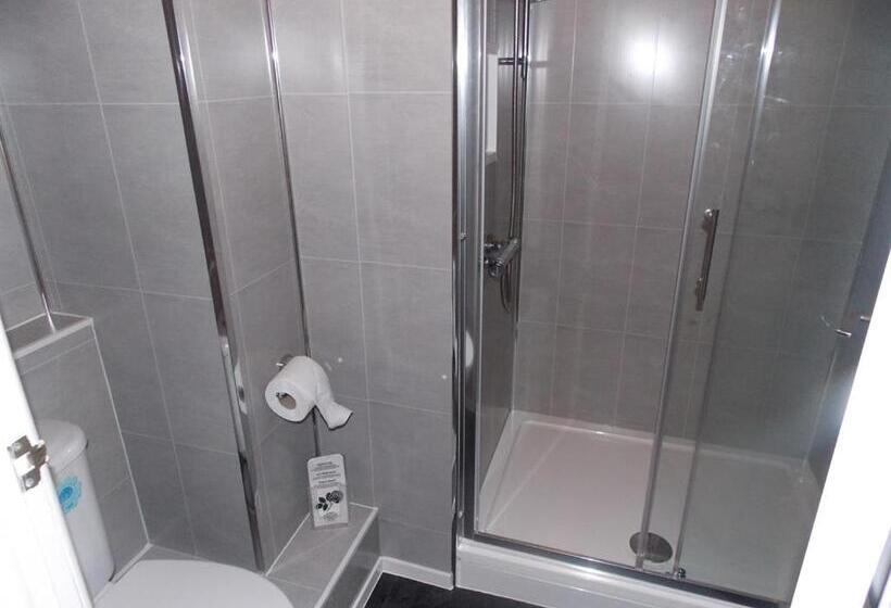 پانسیون Easton Court Guest House