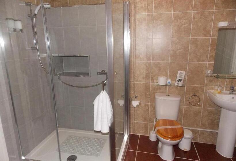 پانسیون Easton Court Guest House