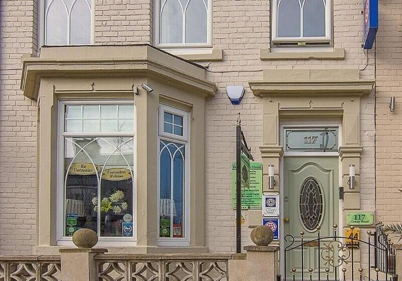 פנסיון Forest Guest House