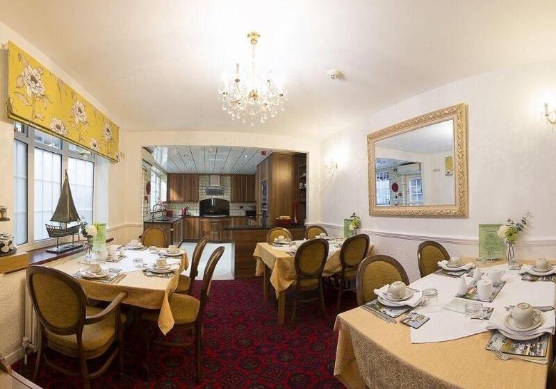 פנסיון Forest Guest House