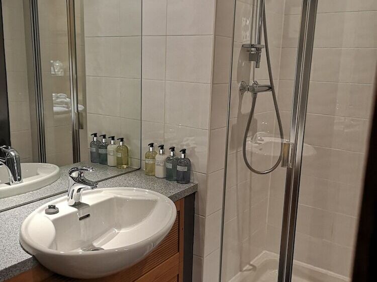 פנסיון Fraoch House