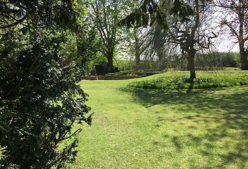 بنسيون Hedgefield House