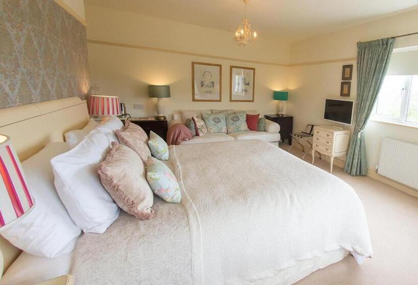 פנסיון Higher Faugan Parc