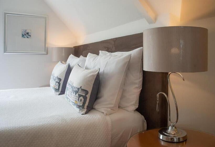 פנסיון Higher Faugan Parc