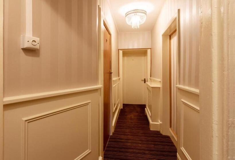 Пансион Hubert House