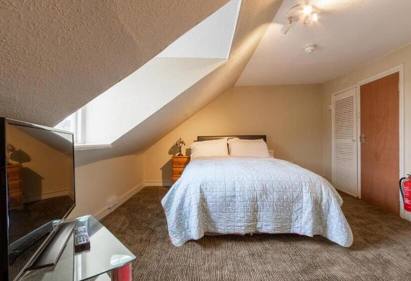 Пансион Hubert House