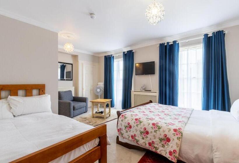 Пансион Hubert House