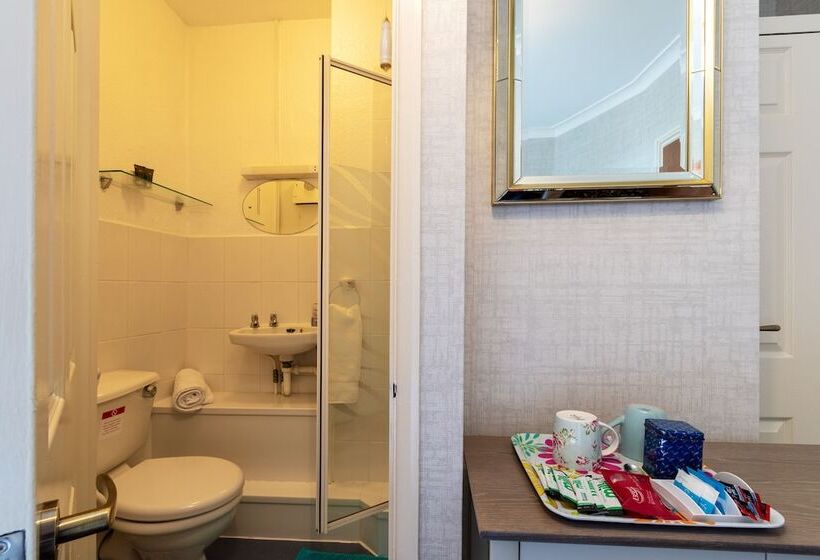 Пансион Hubert House