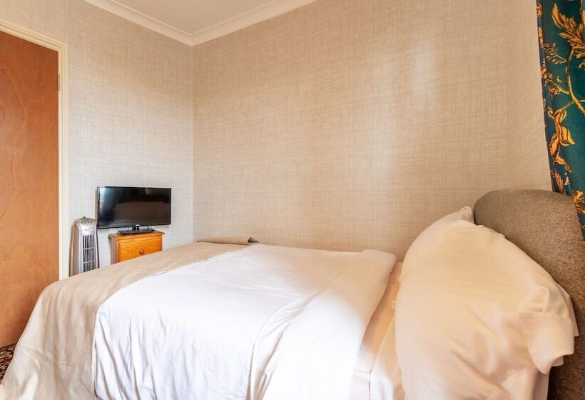 Пансион Hubert House