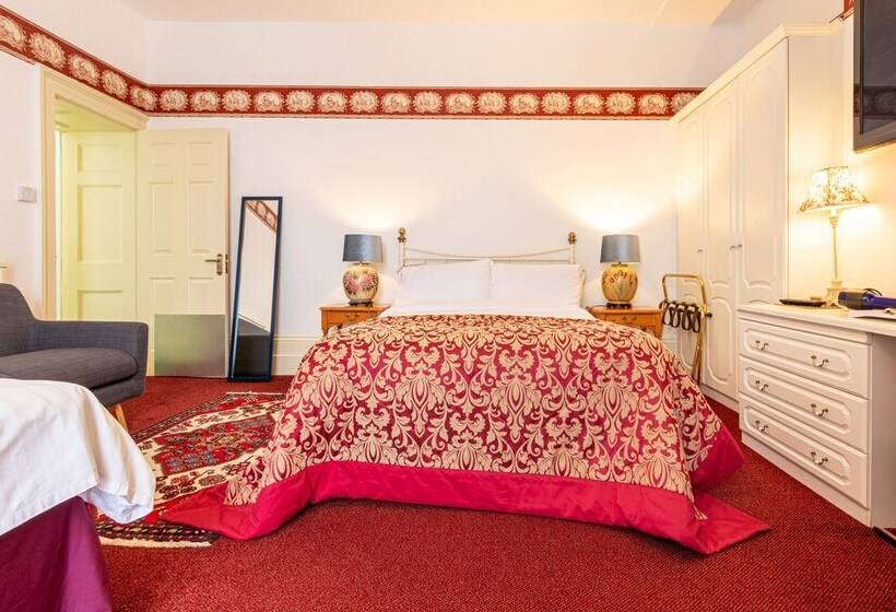 Пансион Hubert House