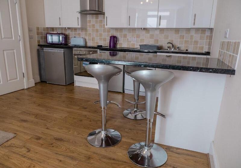 بنسيون Mereside