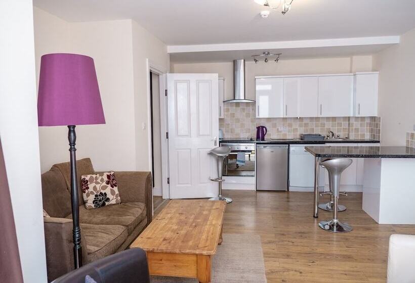 بنسيون Mereside