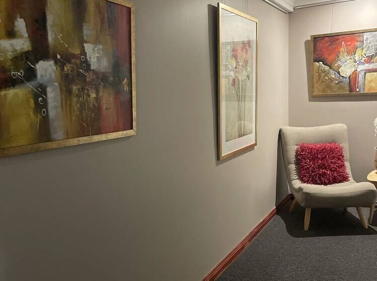 פנסיון Oasis Inn Ulladulla