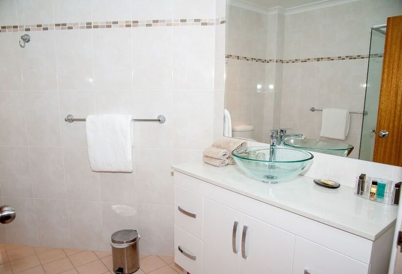 פנסיון Oasis Inn Ulladulla