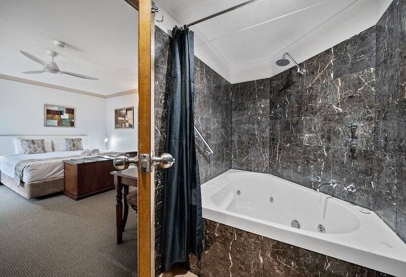 פנסיון Oasis Inn Ulladulla