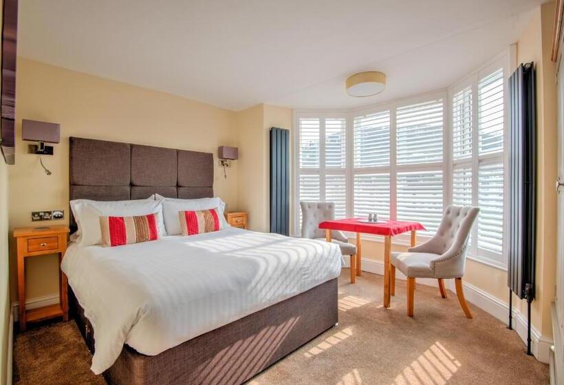 פנסיון Potters Mooring