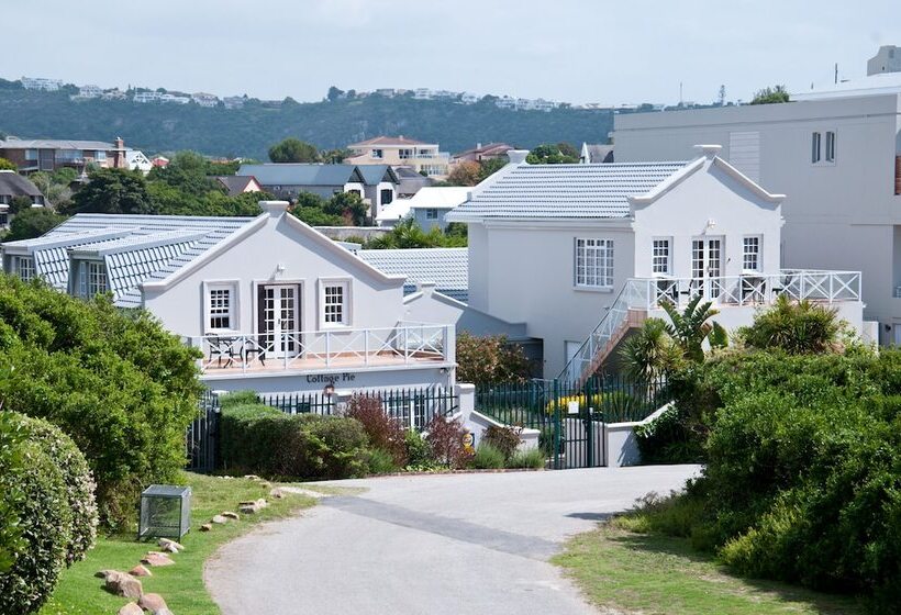 پانسیون The Robberg Beach Lodge   Lion Roars Hotels & Lodges