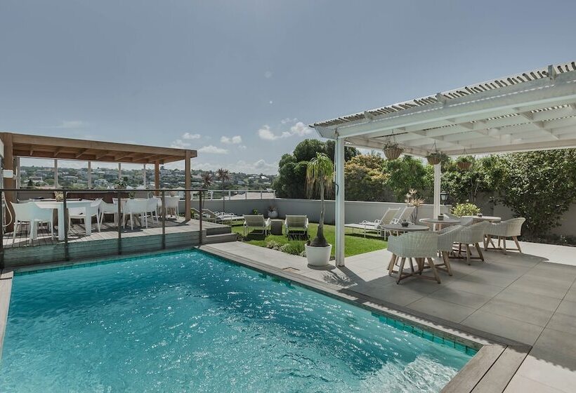 پانسیون The Robberg Beach Lodge   Lion Roars Hotels & Lodges