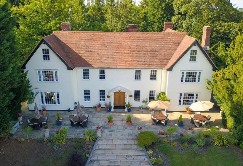 بنسيون Sturmer Hall Hotel And Conference Centre