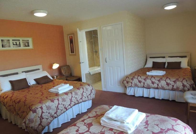 بنسيون Surrone House