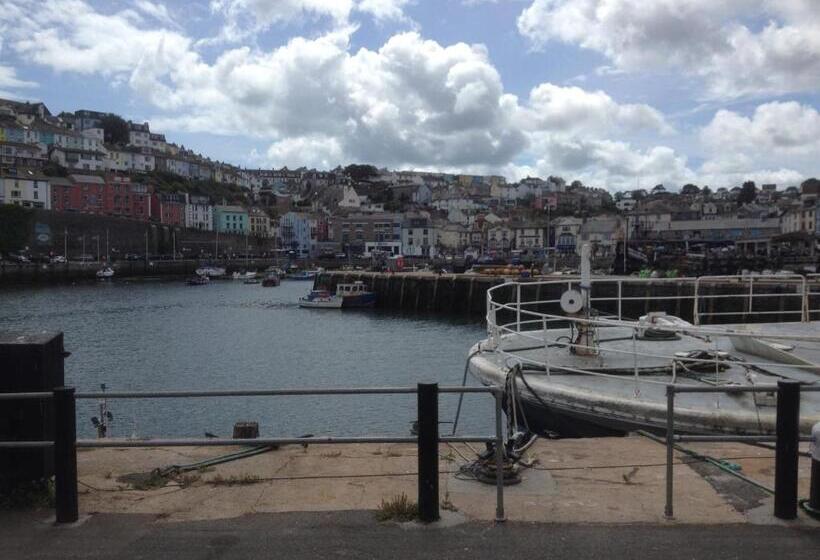 펜션 The Brandize Guest House