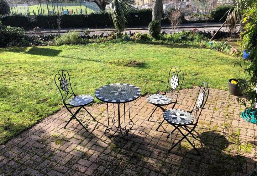 펜션 The Brandize Guest House