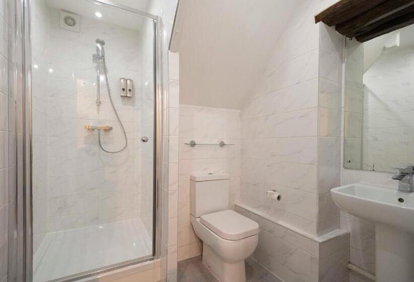 پانسیون The Limes Country Lodge Hotel & Admiral Restaurant