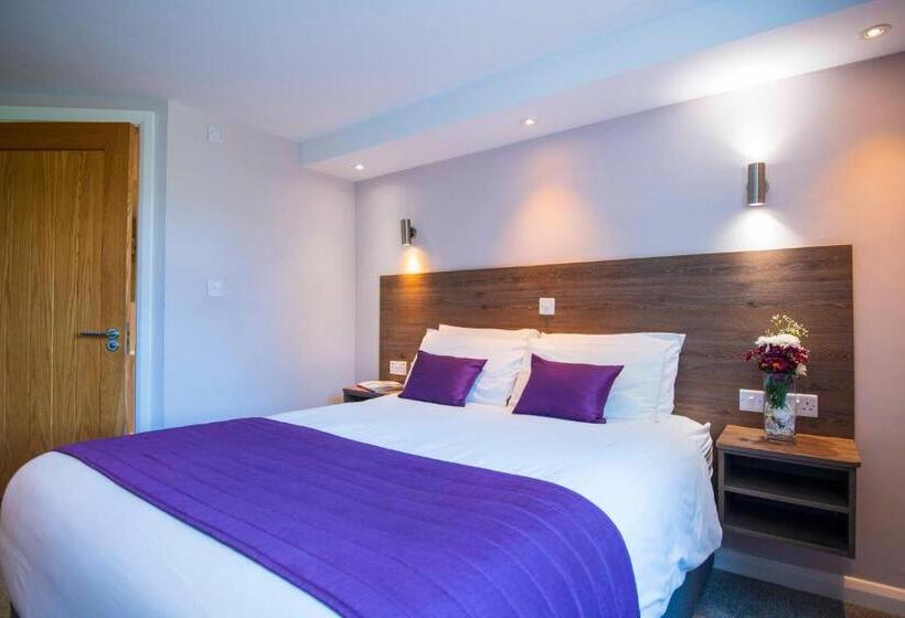 پانسیون The Limes Country Lodge Hotel & Admiral Restaurant