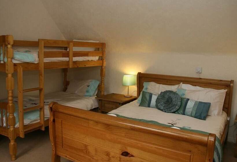 بنسيون The Royal Lodge