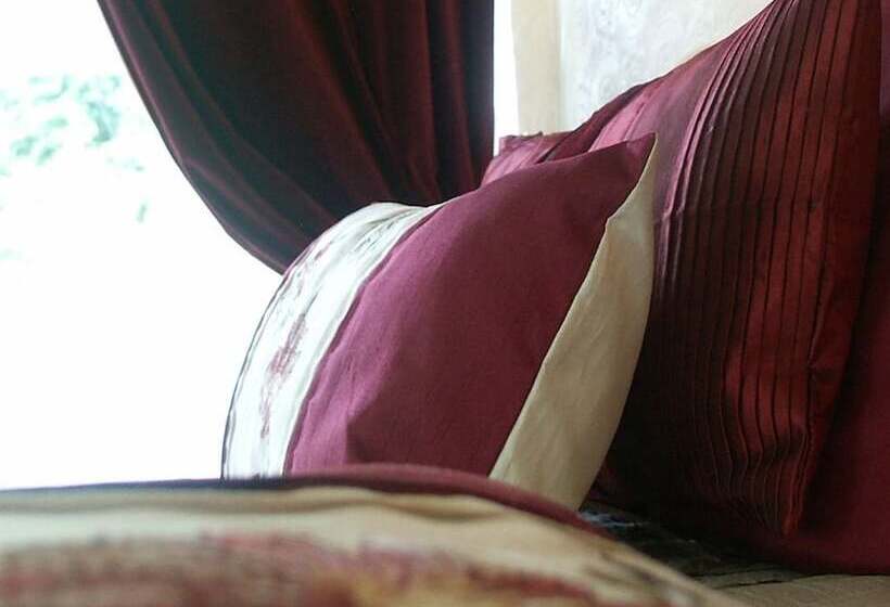 ペンション The Royal Lodge