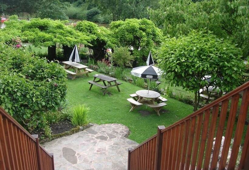 ペンション The Royal Lodge