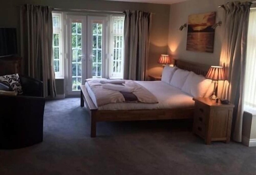 ペンション The Royal Lodge