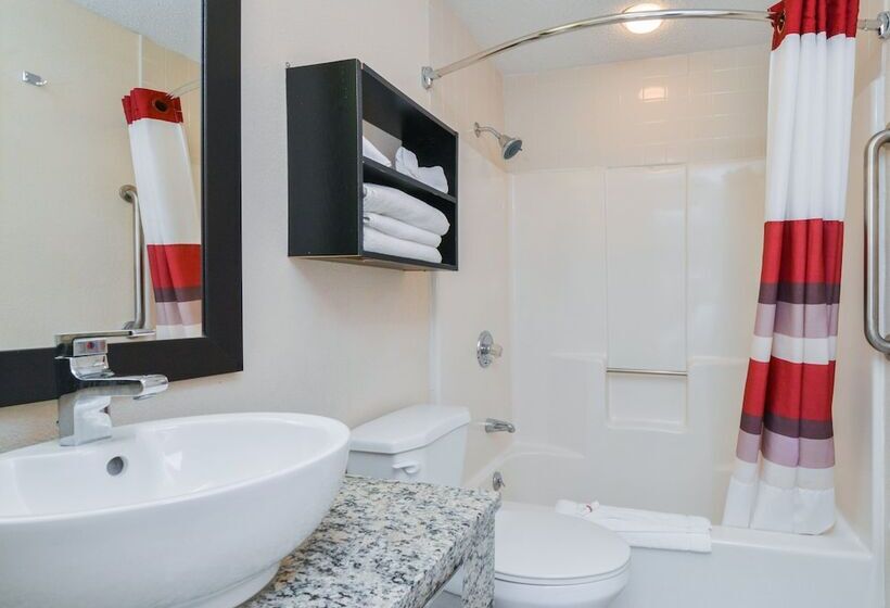 Red Roof Inn Plus+ & Suites Guilford