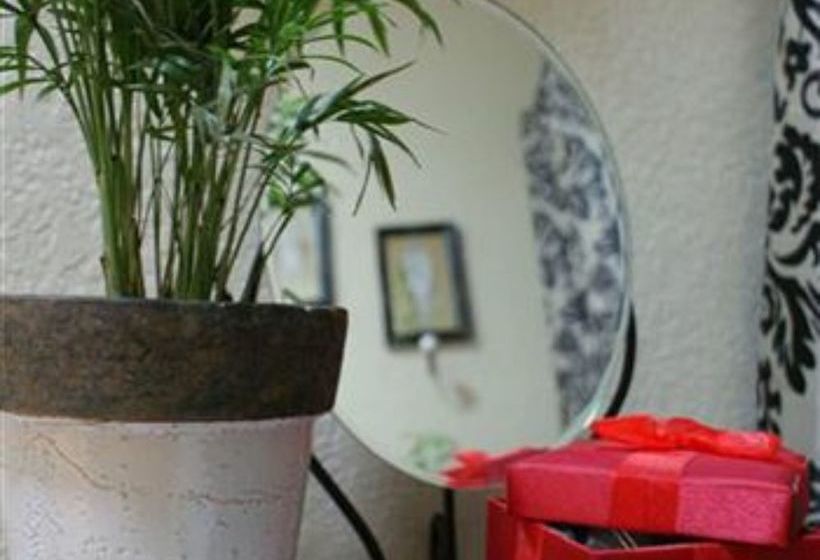 River Rock Bed And Breakfast Cottages