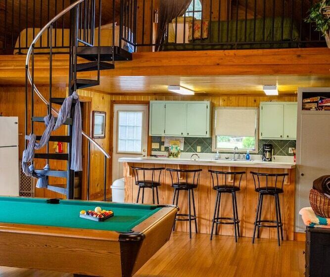 Shalom House Bed And Breakfast