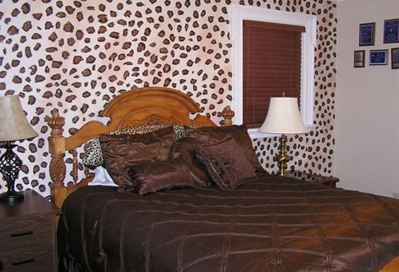 Shalom House Bed And Breakfast