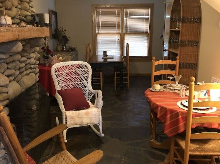 Smokies Bed And Breakfast