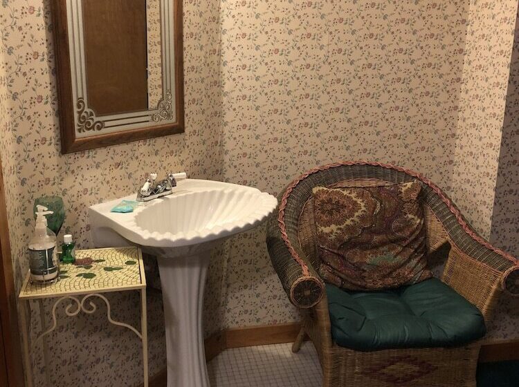 Smokies Bed And Breakfast