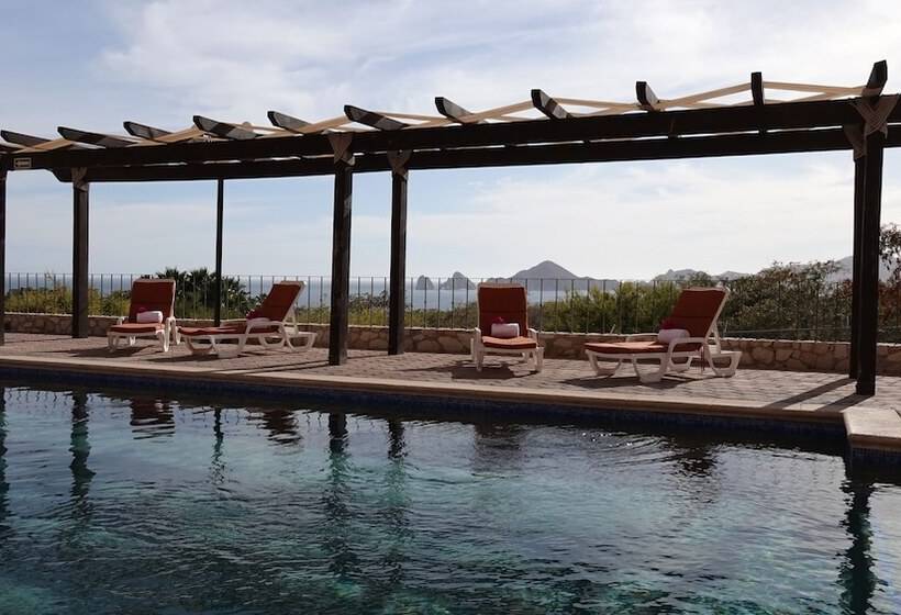 Sunrock Hotel and Suites