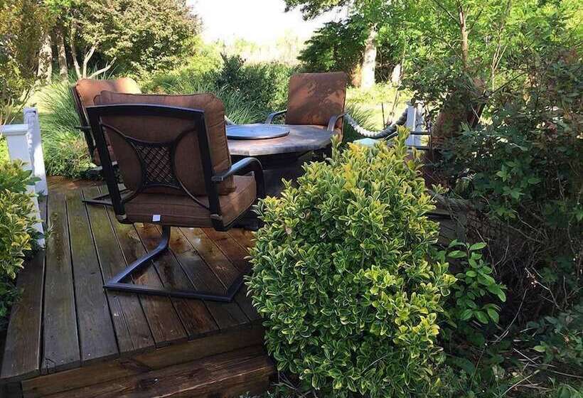 The Baywood Bed & Breakfast