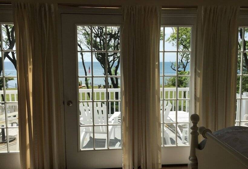 The Baywood Bed & Breakfast