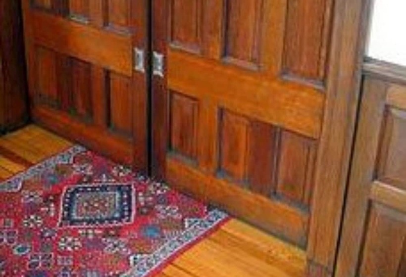 The Bennett House Bed & Breakfast