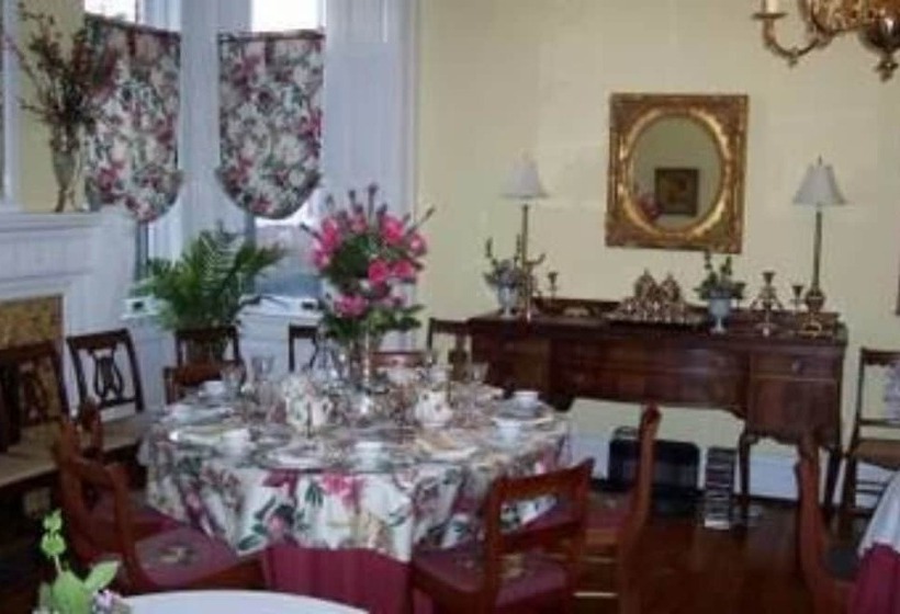 The Bennett House Bed & Breakfast