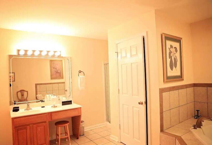 The Bennett House Bed & Breakfast