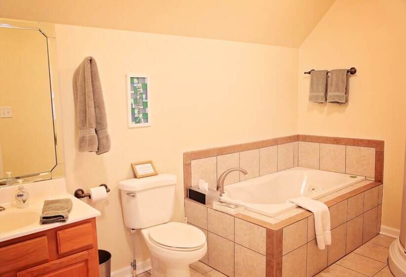 The Bennett House Bed & Breakfast