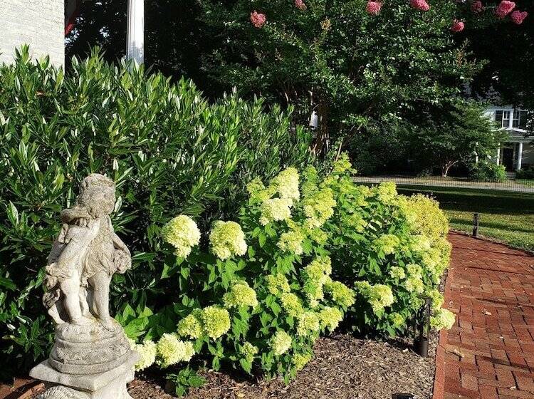 The Carriage Inn B&b