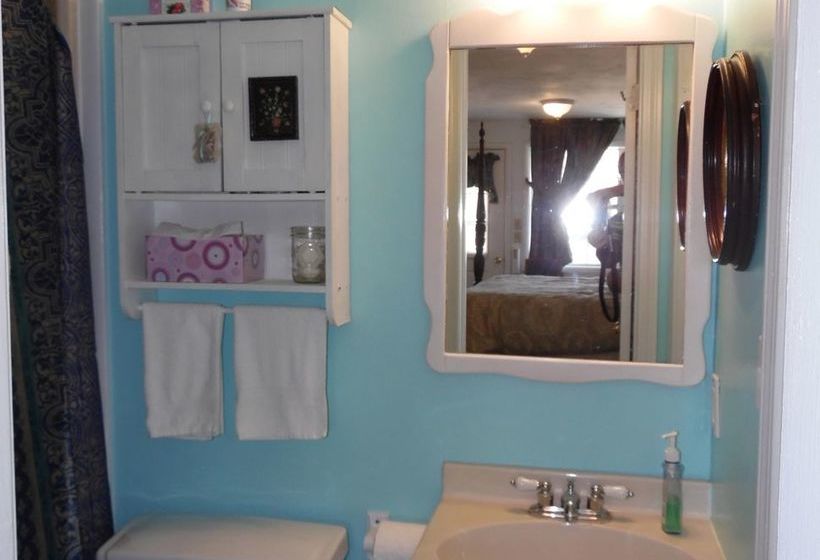 The Queen Anne House Bed And Breakfast