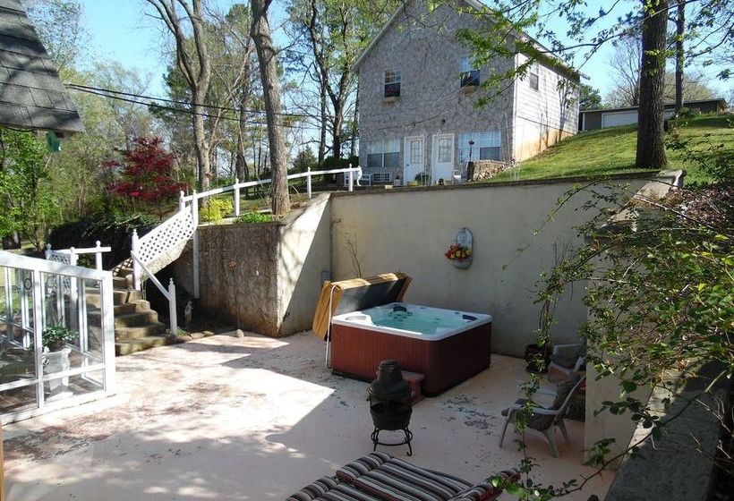 The Queen Anne House Bed And Breakfast